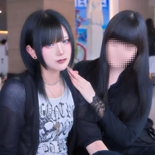 An image of 이나은, 뇨뇨뇨뇨뇨